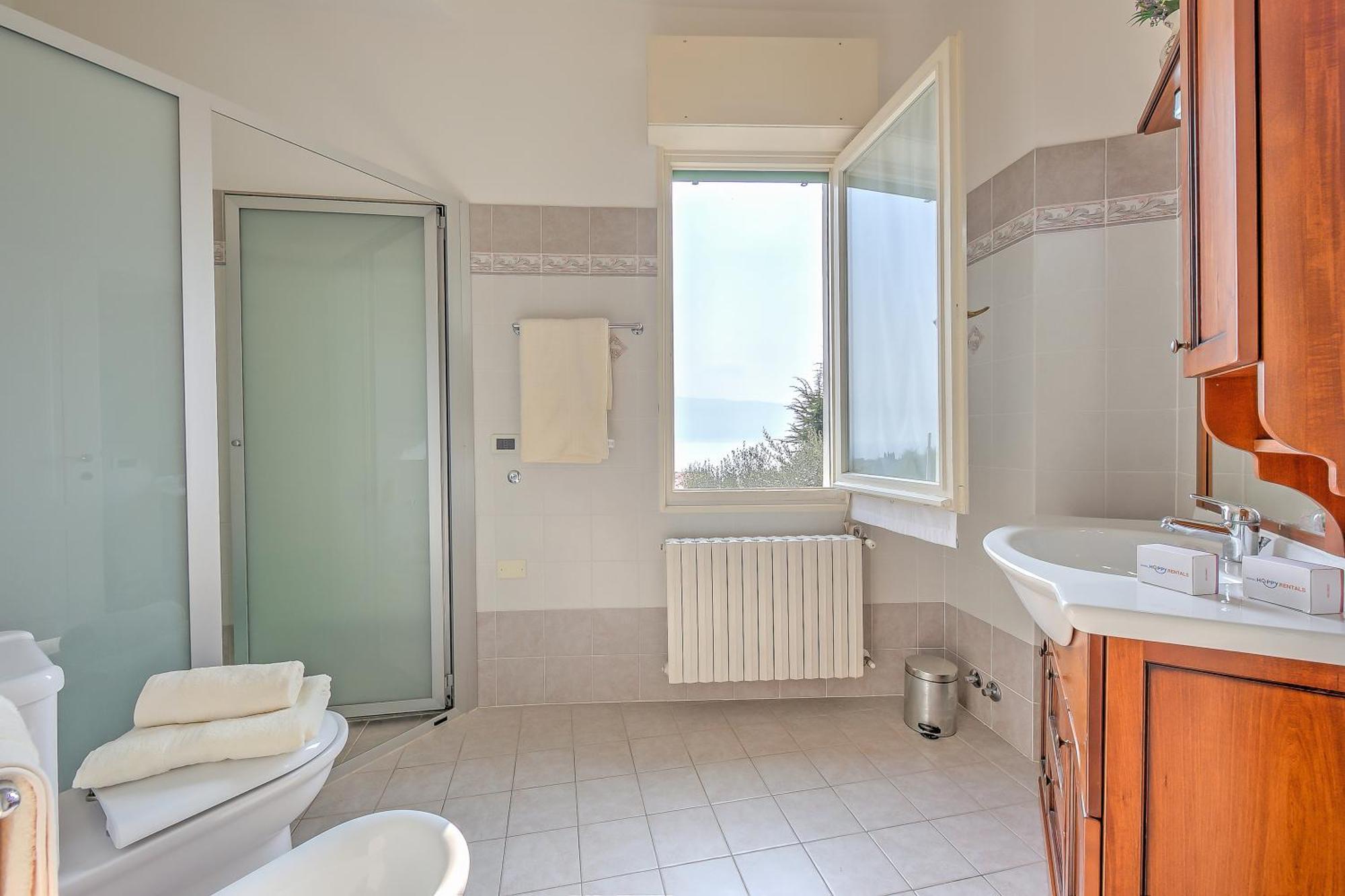 Angela -Terrace & Beautiful View Lake - Happy Rentals Toscolano Maderno Exterior photo